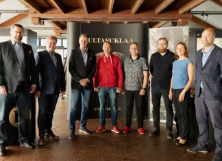 Kultasuklaa tähyää kaakaopavun alkulähteille yritysfuusiolla