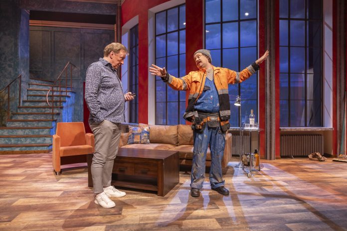 Taydellinen_lauantai_HML_Teatteri_kuva_Tapio_Aulu